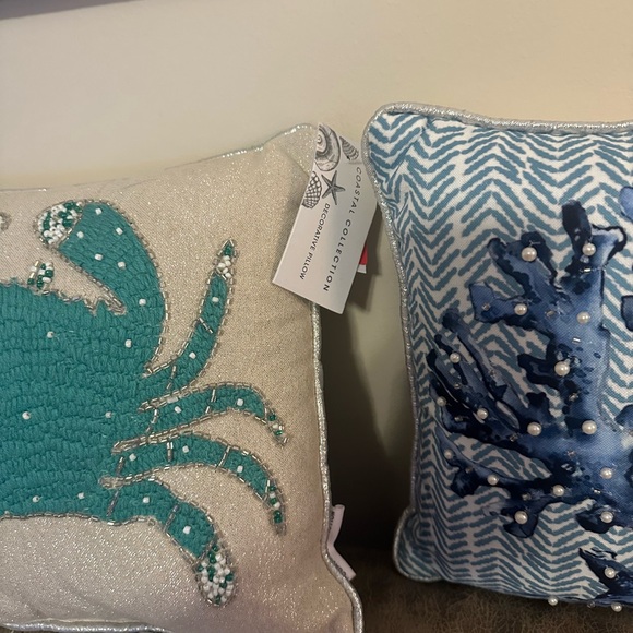 NWT Set of Two Coastal Throw Pillows. 10x10 Crab and Coral Designs Beach Waves - Picture 3 of 3